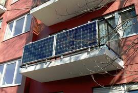 Stadt Moers fördert ‚Balkonkraftwerke‘- Solarstrom vom Balkon